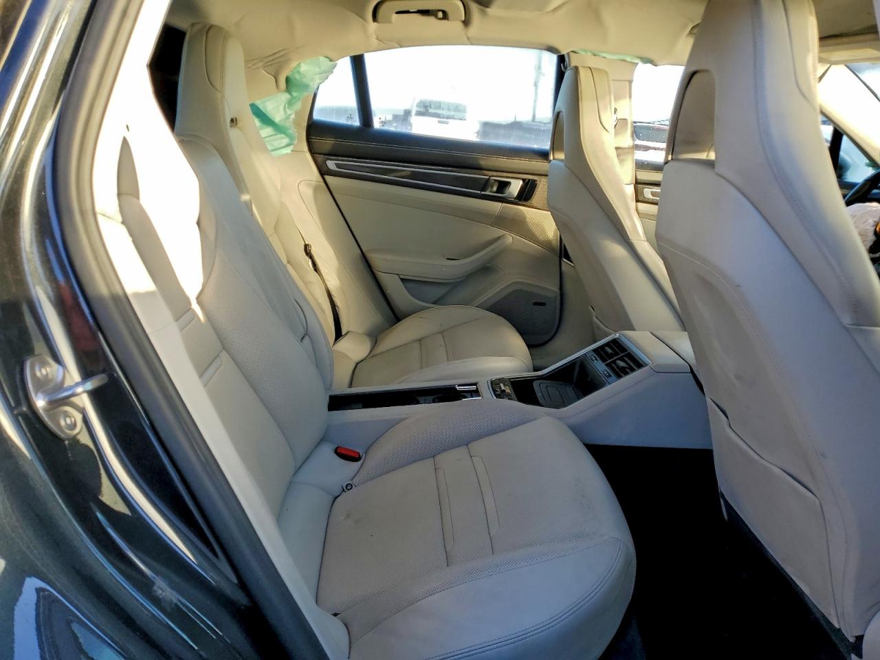 Porsche Panamera 4s Image 5