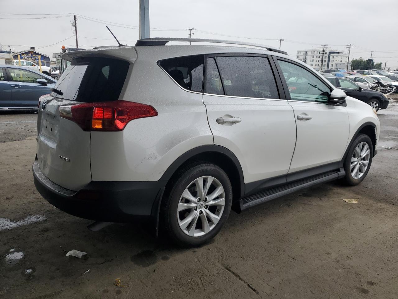 Toyota RAV4 Limited Image 5