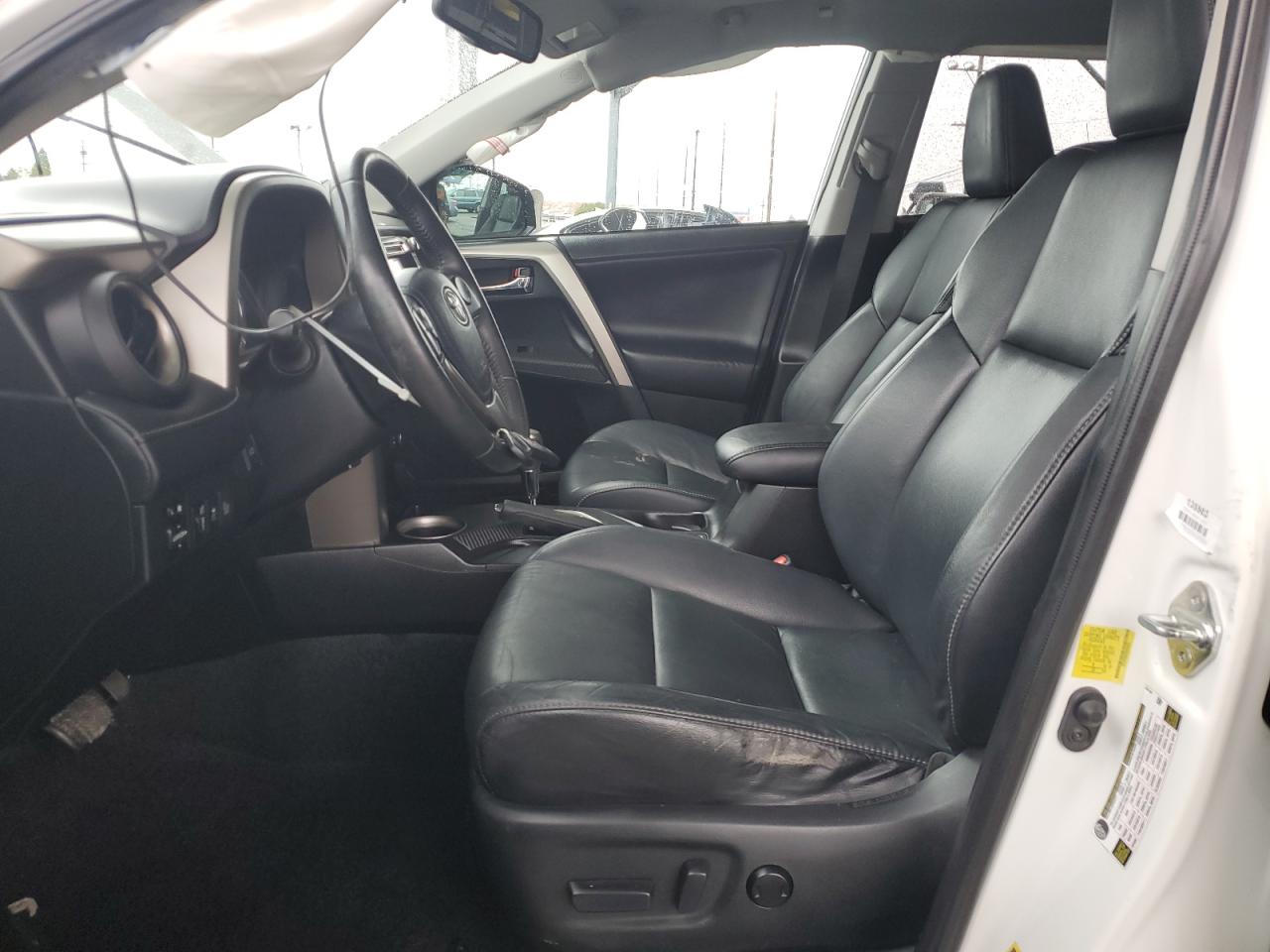 Toyota RAV4 Limited Image 8