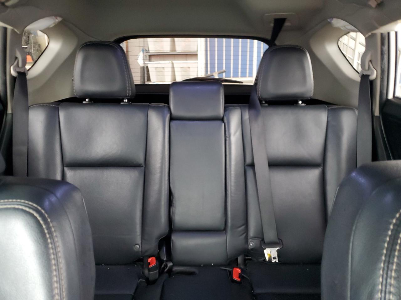 Toyota RAV4 Limited Image 3