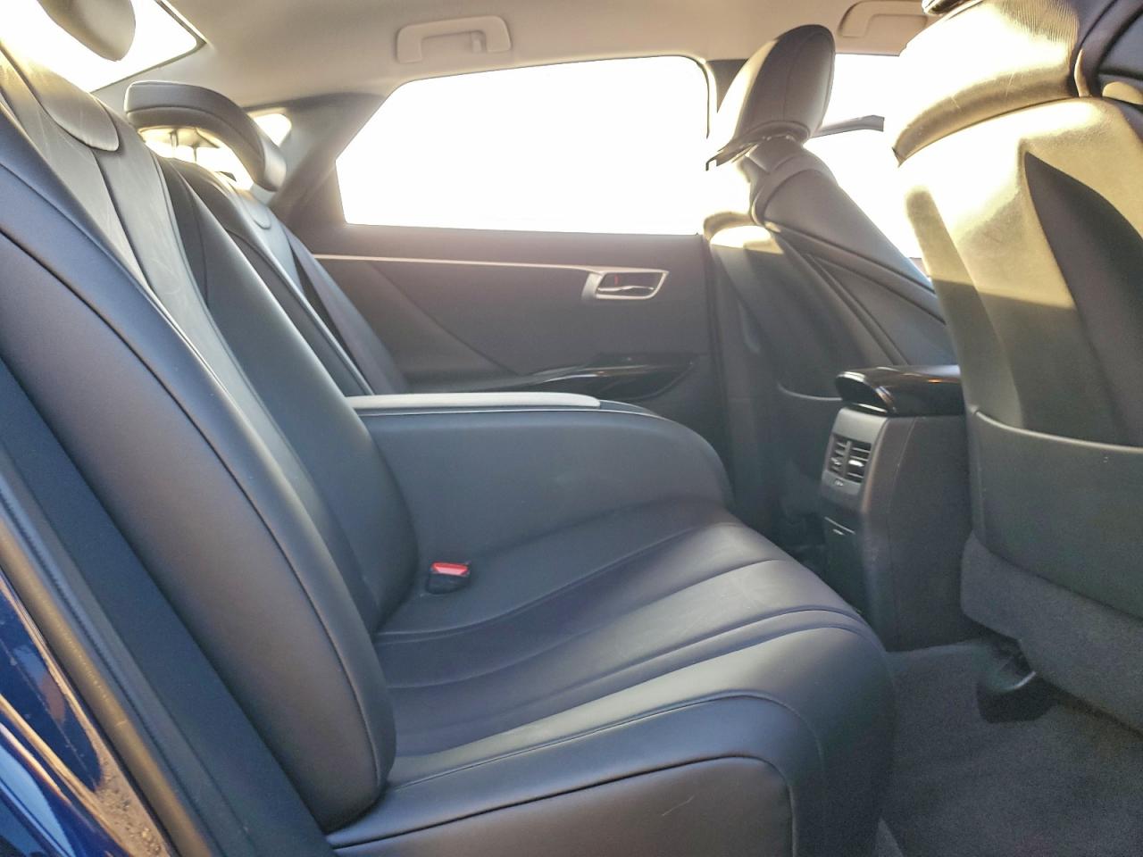 Toyota Mirai Image 8