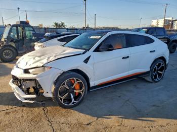  Salvage Lamborghini Urus
