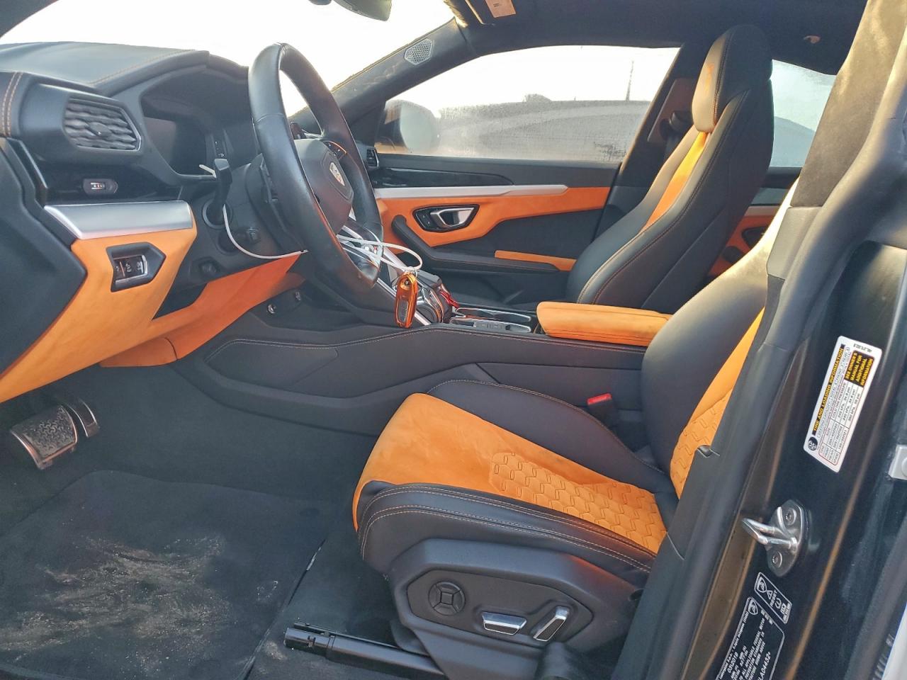 Lamborghini Urus Image 5