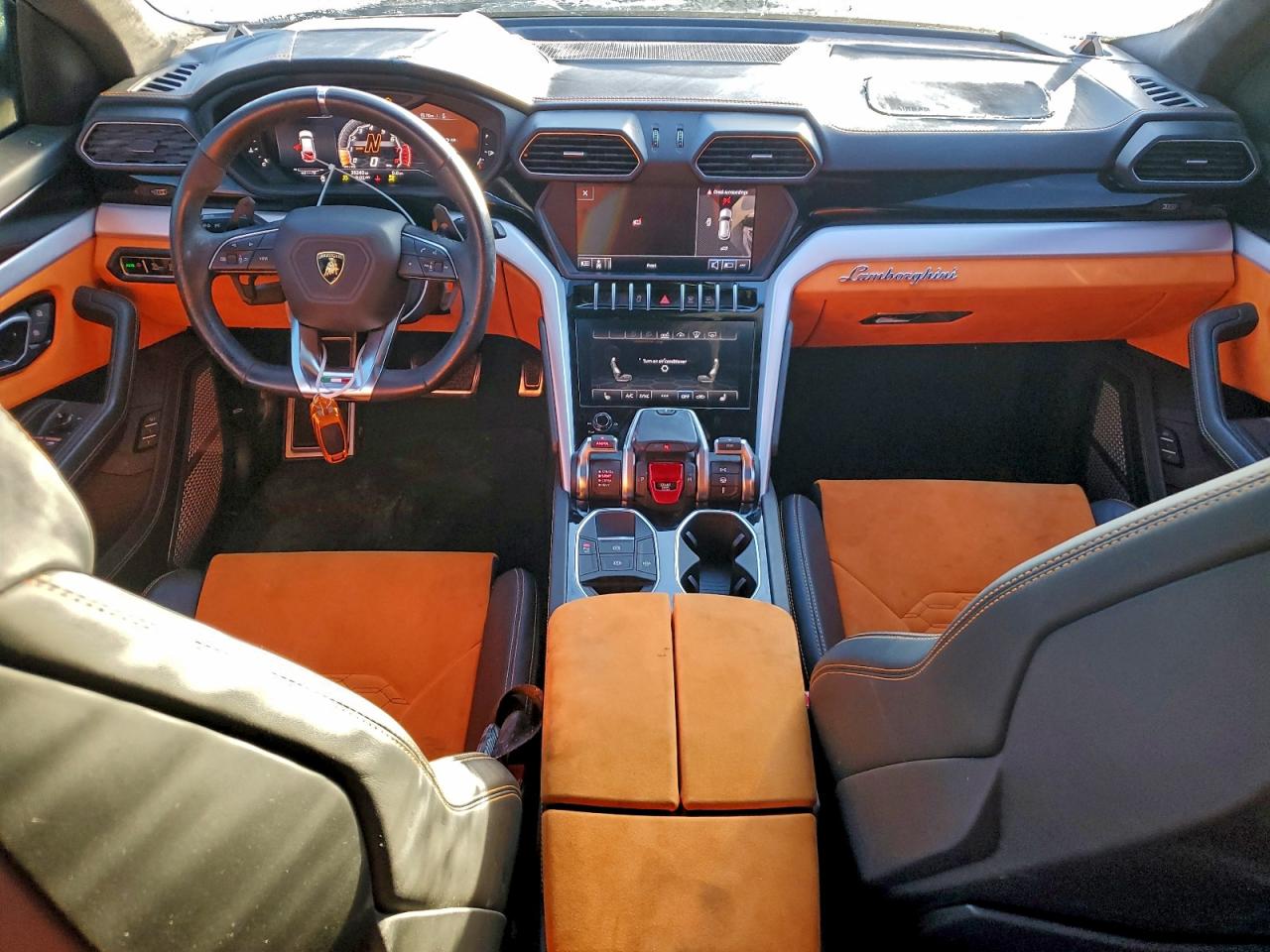 Lamborghini Urus Image 7