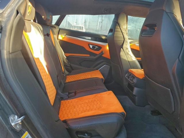 Lamborghini Urus Image 4