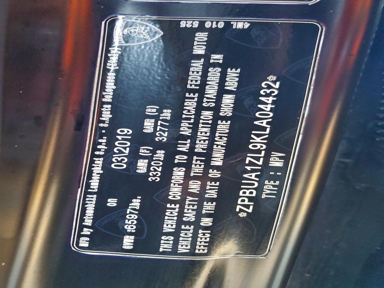 Lamborghini Urus Image 9