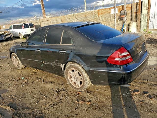 Mercedes-Benz E-Class 320 Image 3