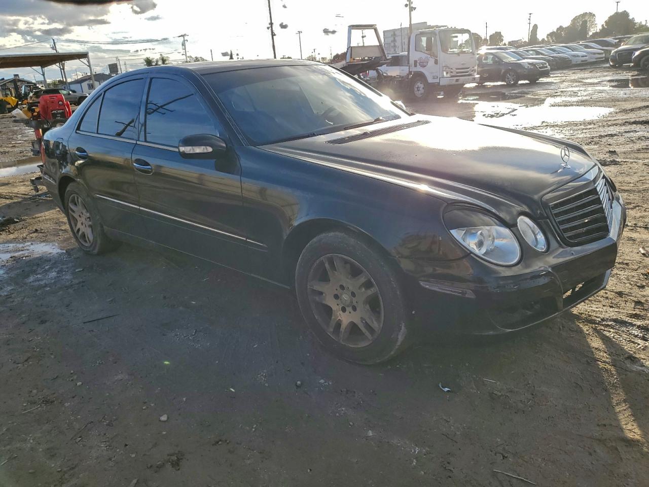 Mercedes-Benz E-Class 320 Image 2