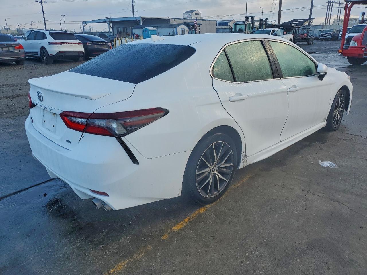 Toyota Camry Se Image 4