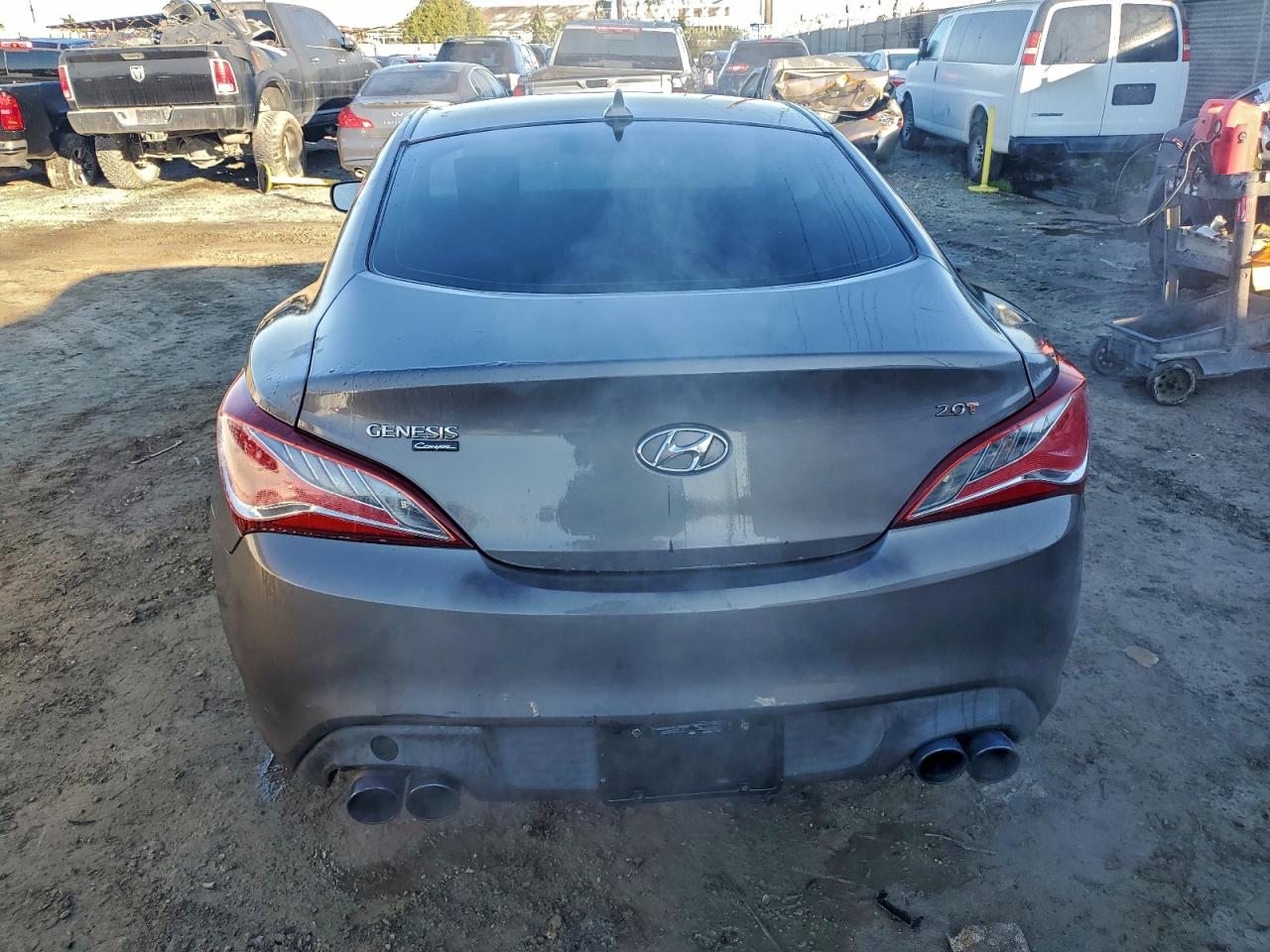 Hyundai Genesis 2.0t Image 11