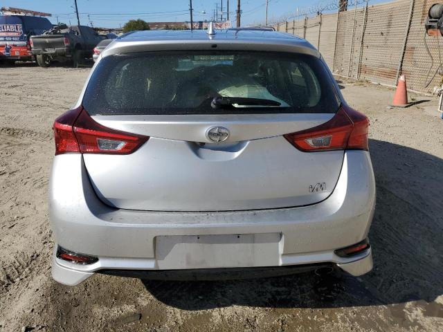 Toyota Scion Image 5