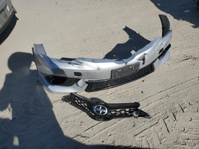 Toyota Scion Image 13