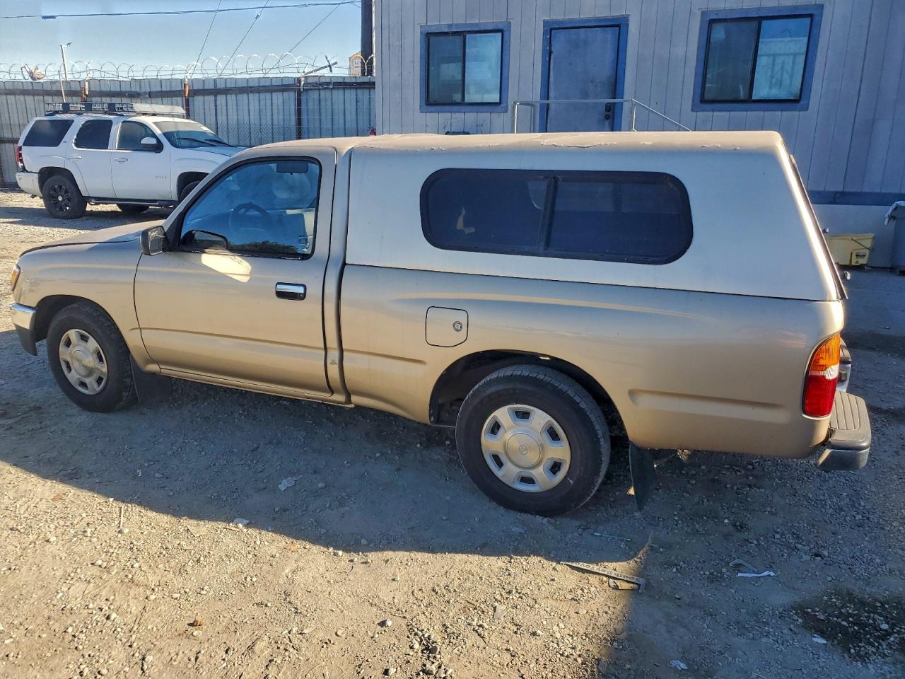 Toyota Tacoma Image 6