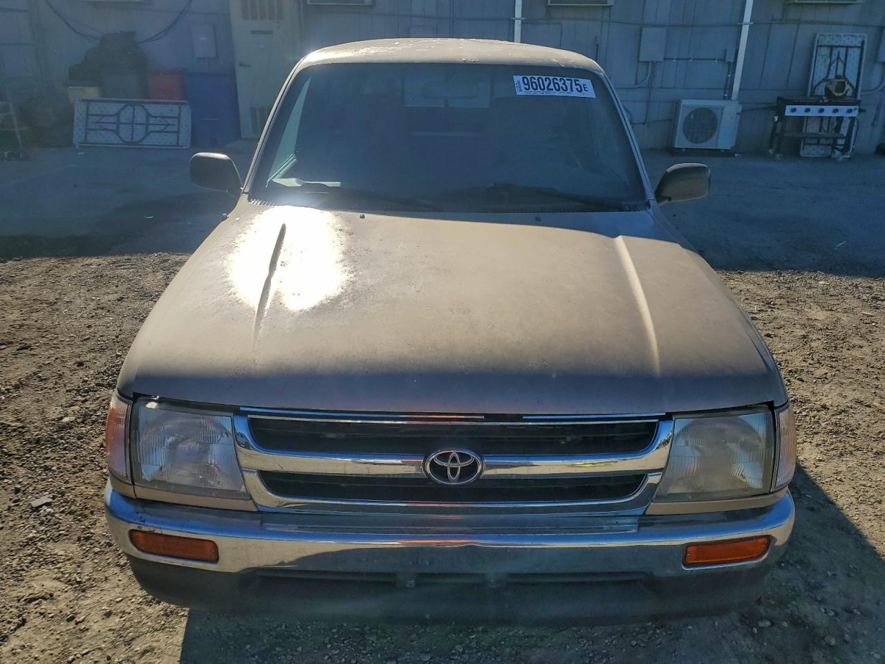 Toyota Tacoma Image 2