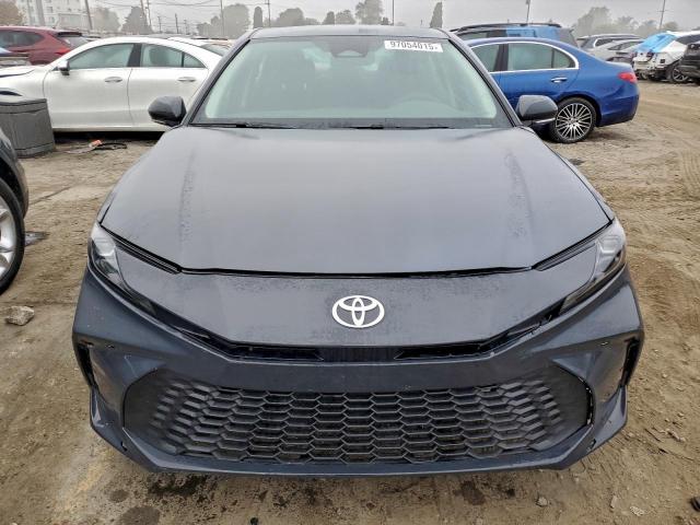 Toyota Camry Xse Image 3