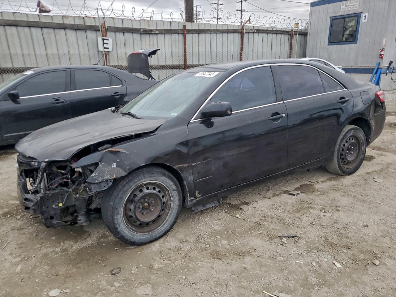 Toyota Camry Base Image 1