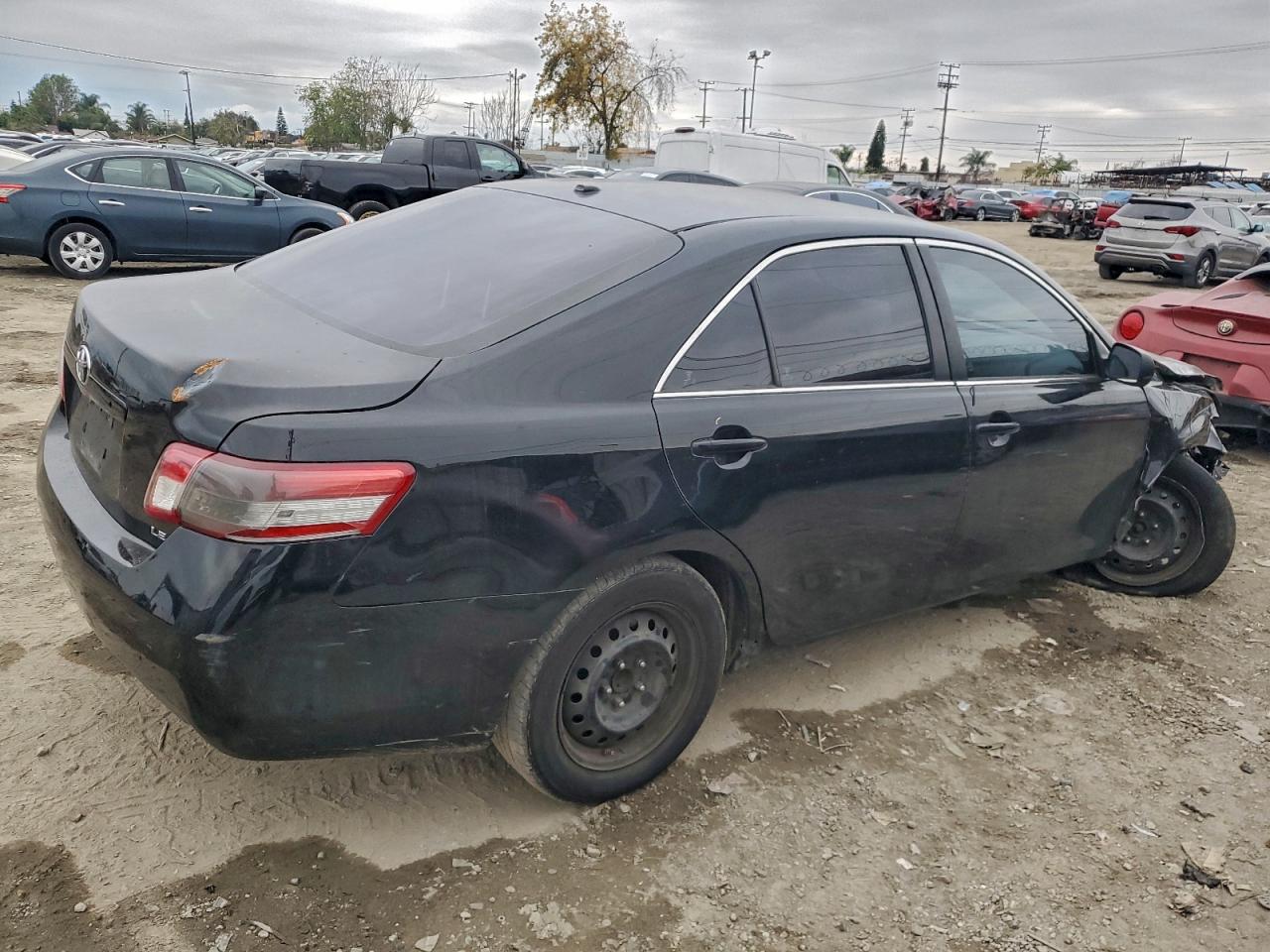 Toyota Camry Base Image 7