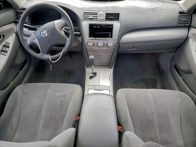 Toyota Camry Base Image 8