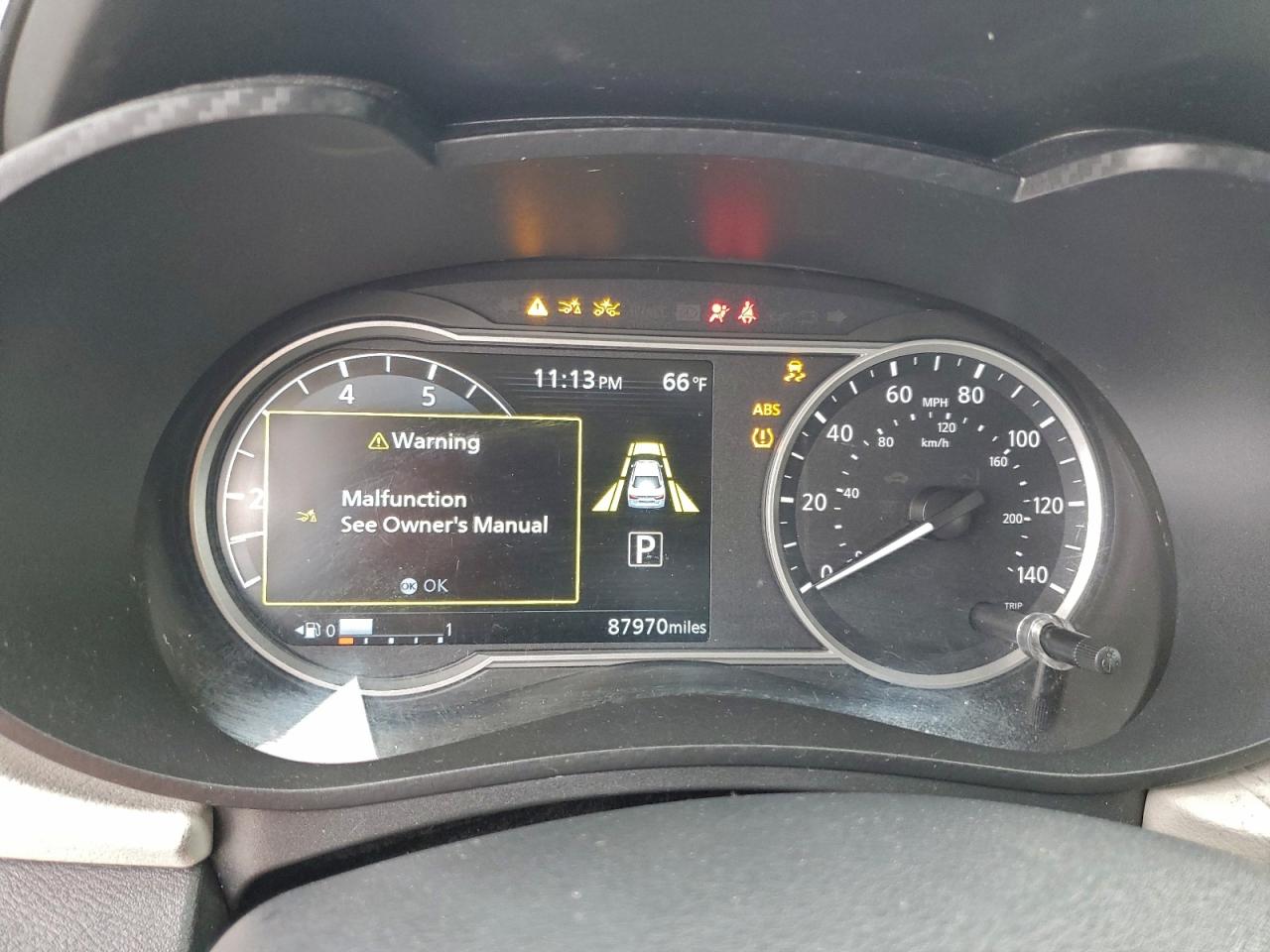 Nissan Versa Sv Image 4