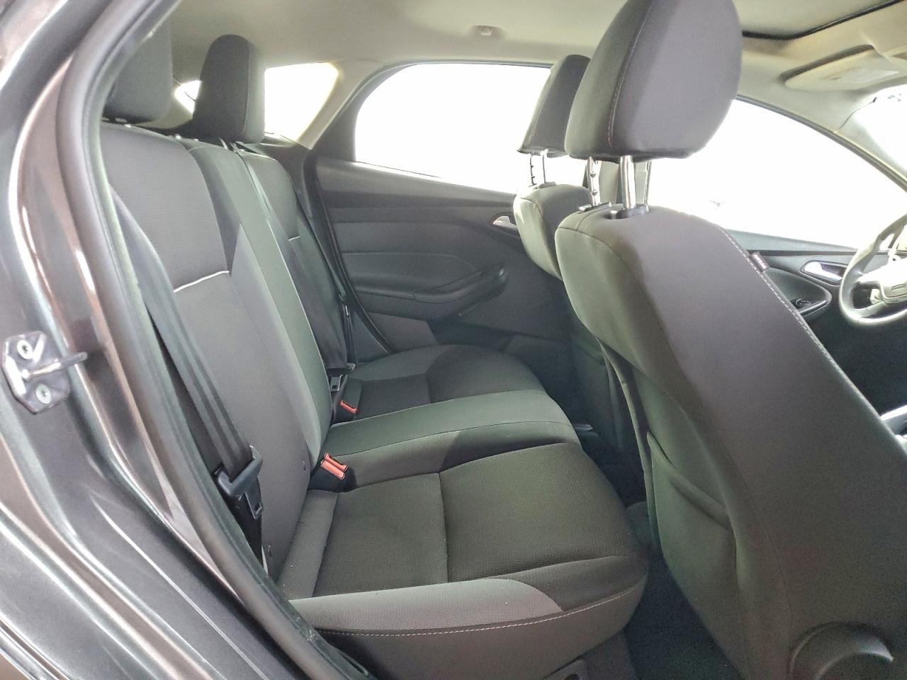 Ford Focus Se Image 12