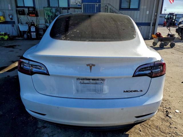 Tesla Model 3 Image 4
