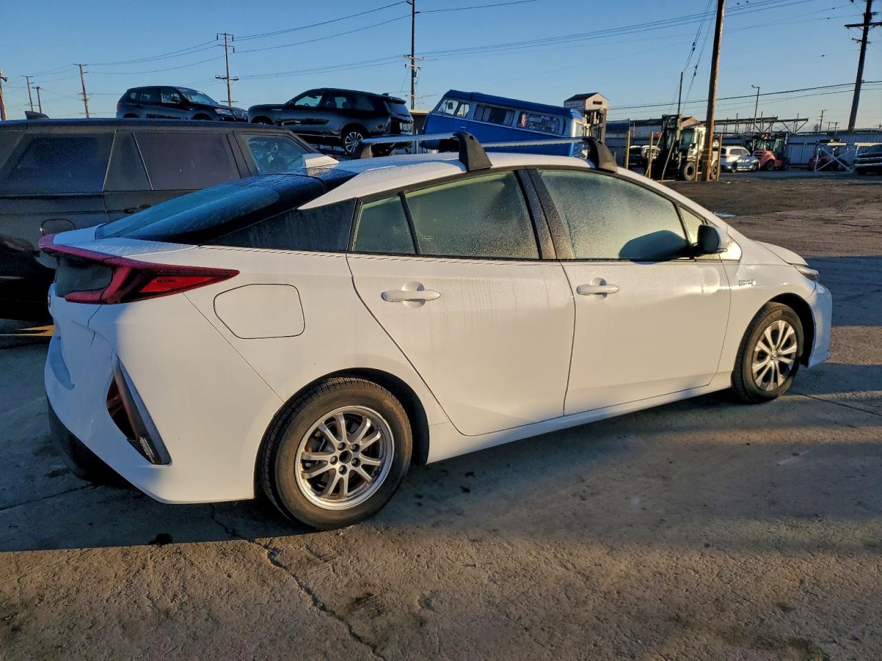 Toyota Prius Le Image 3