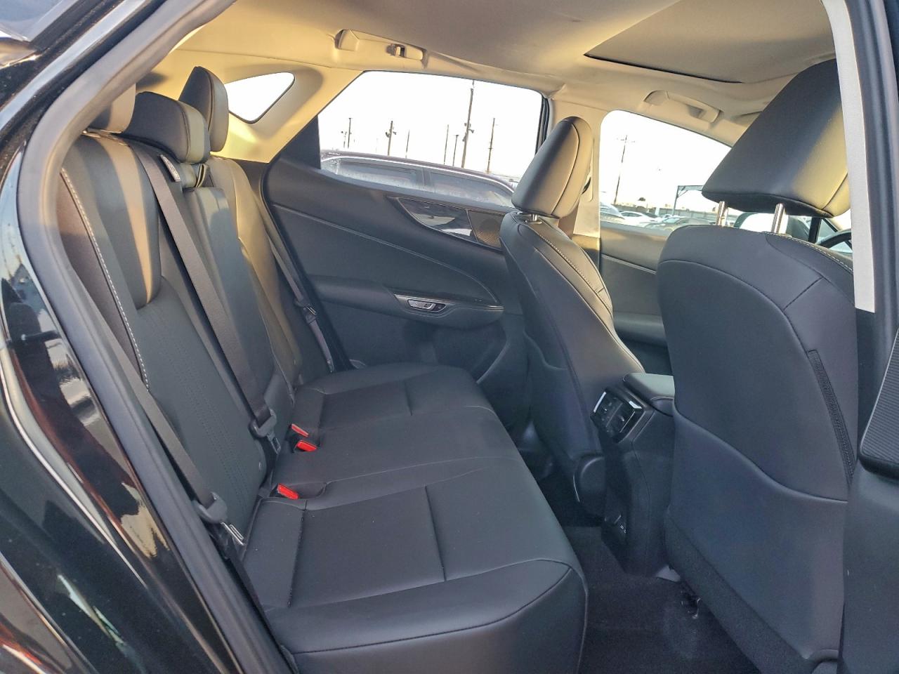 Lexus NX 350 Image 7