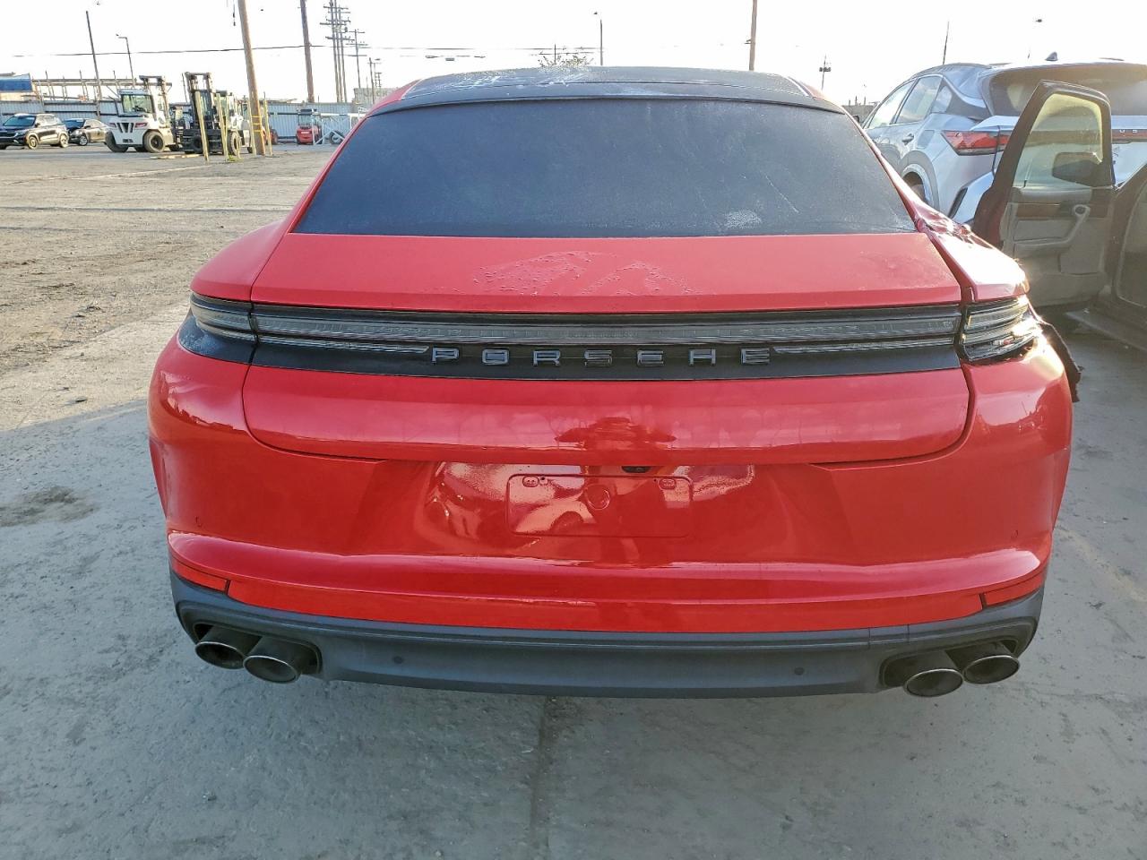 Porsche Panamera Base Image 6