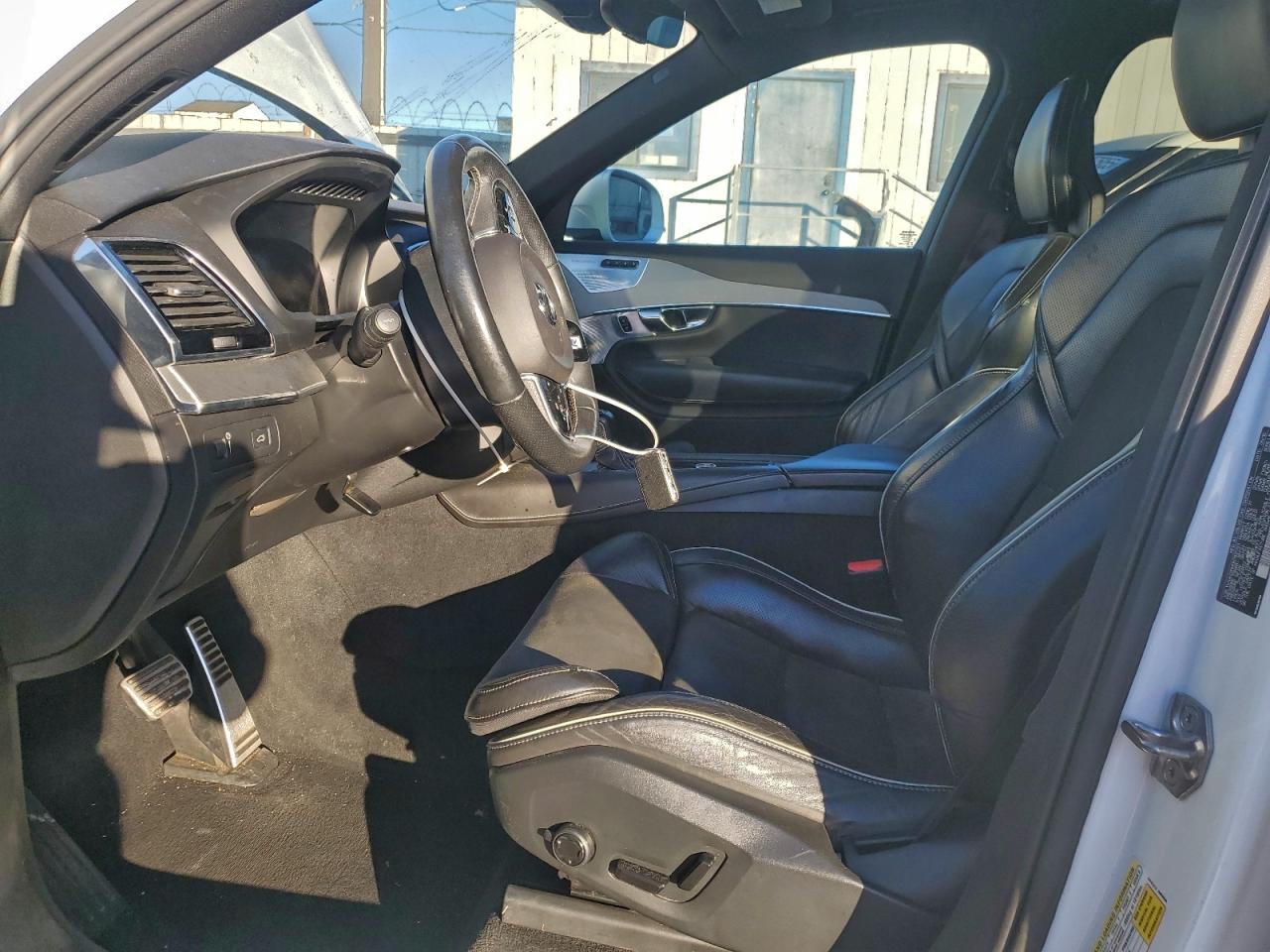 Volvo XC90 T6 Image 6