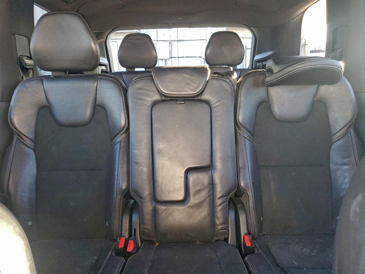 Volvo XC90 T6 Image 9