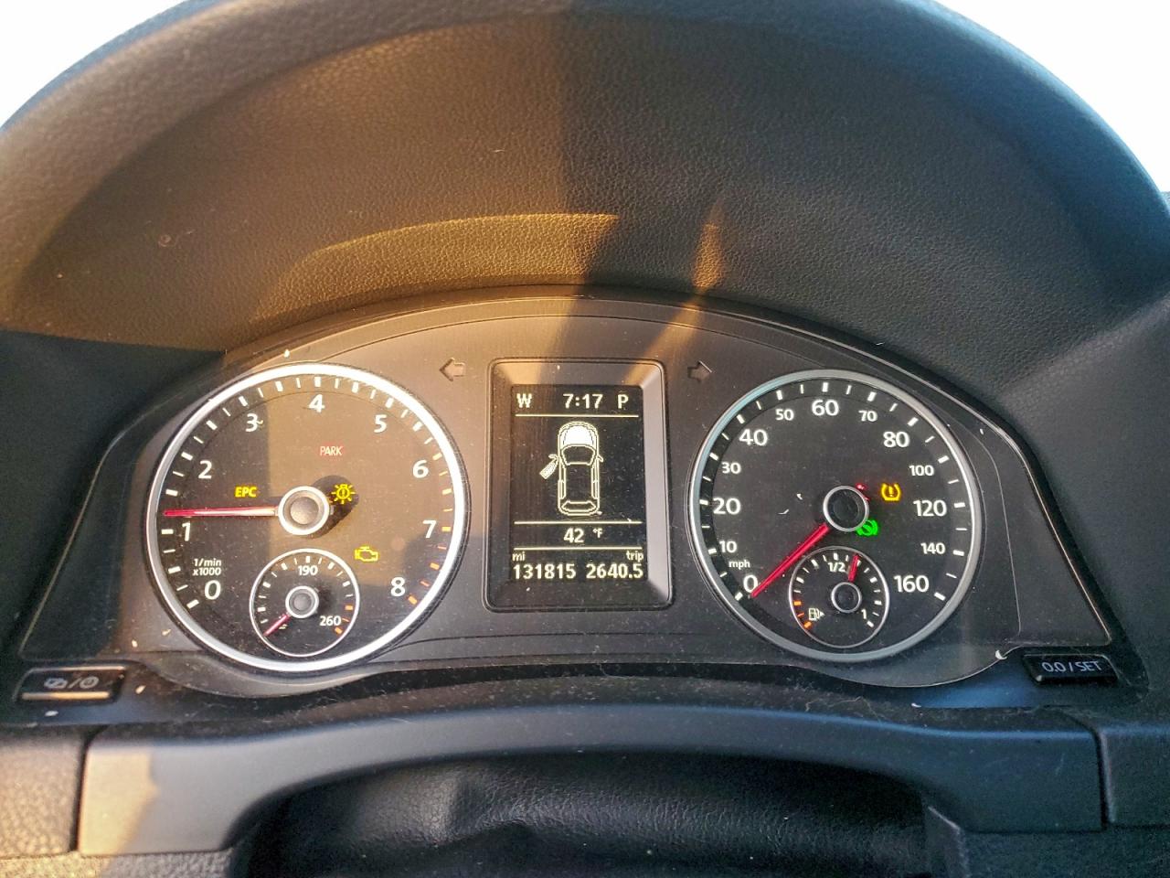 Volkswagen Tiguan S Image 3