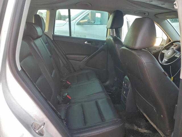 Volkswagen Tiguan S Image 5