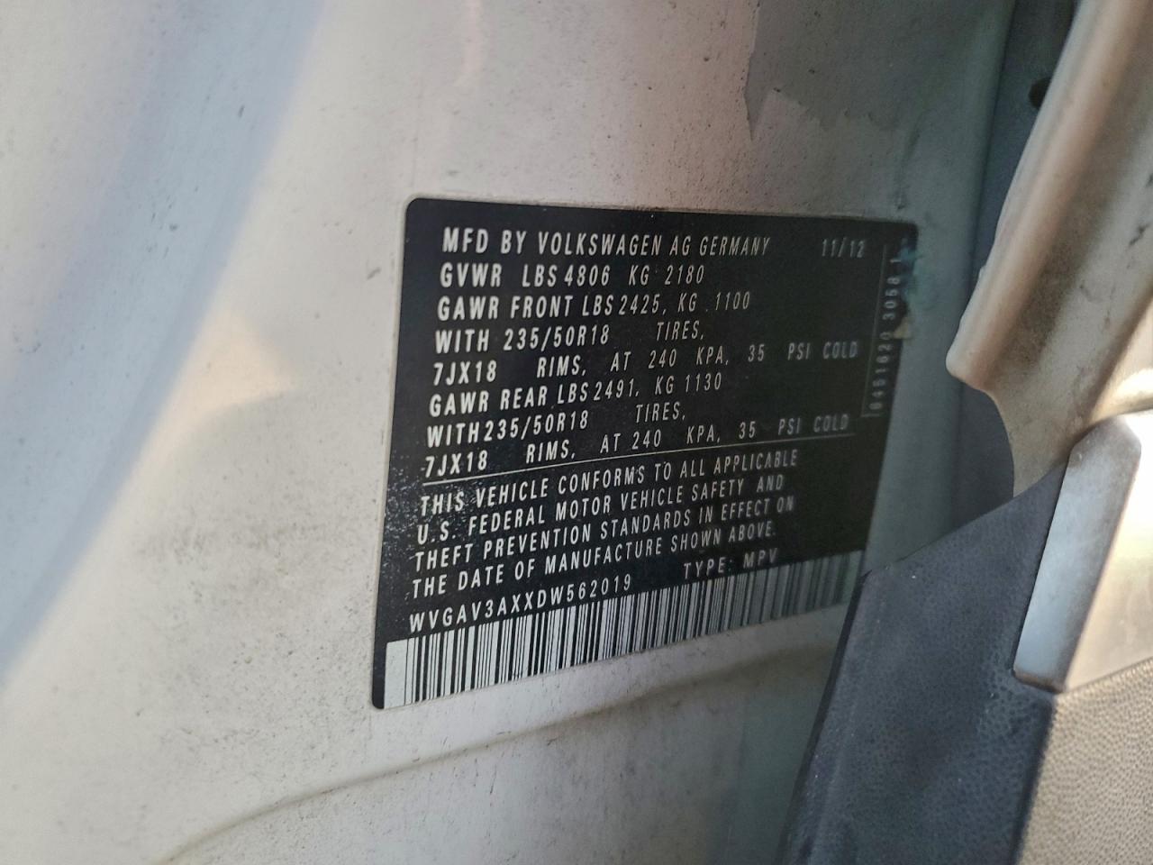 Volkswagen Tiguan S Image 7