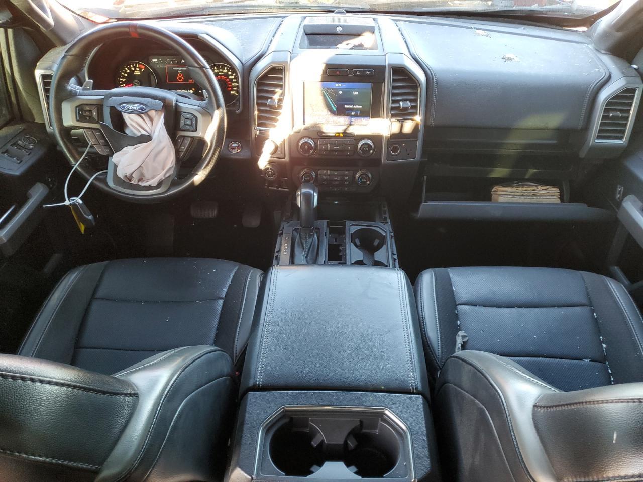 Ford F-150 Raptor Image 4