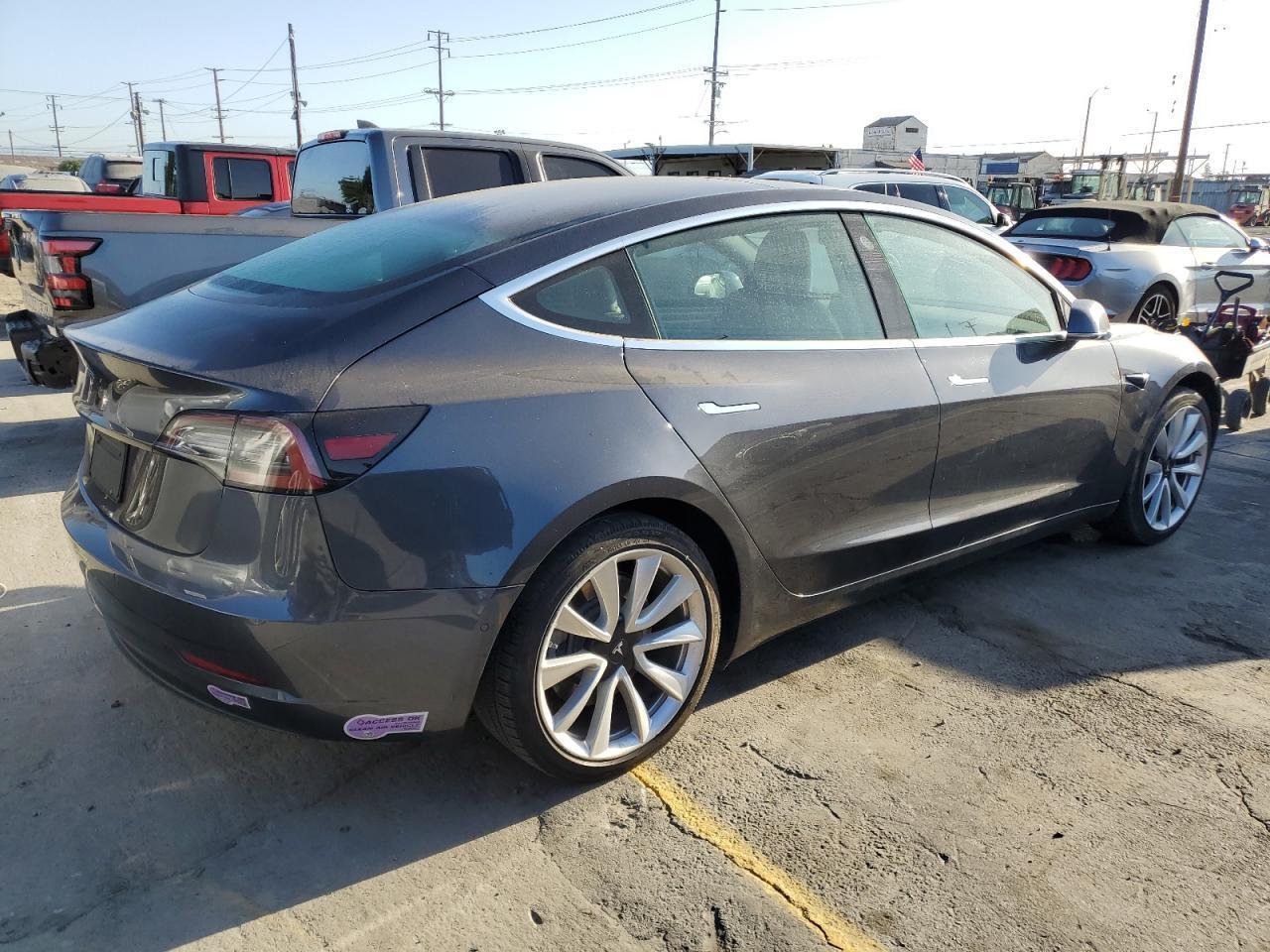 Tesla Model 3 Image 12