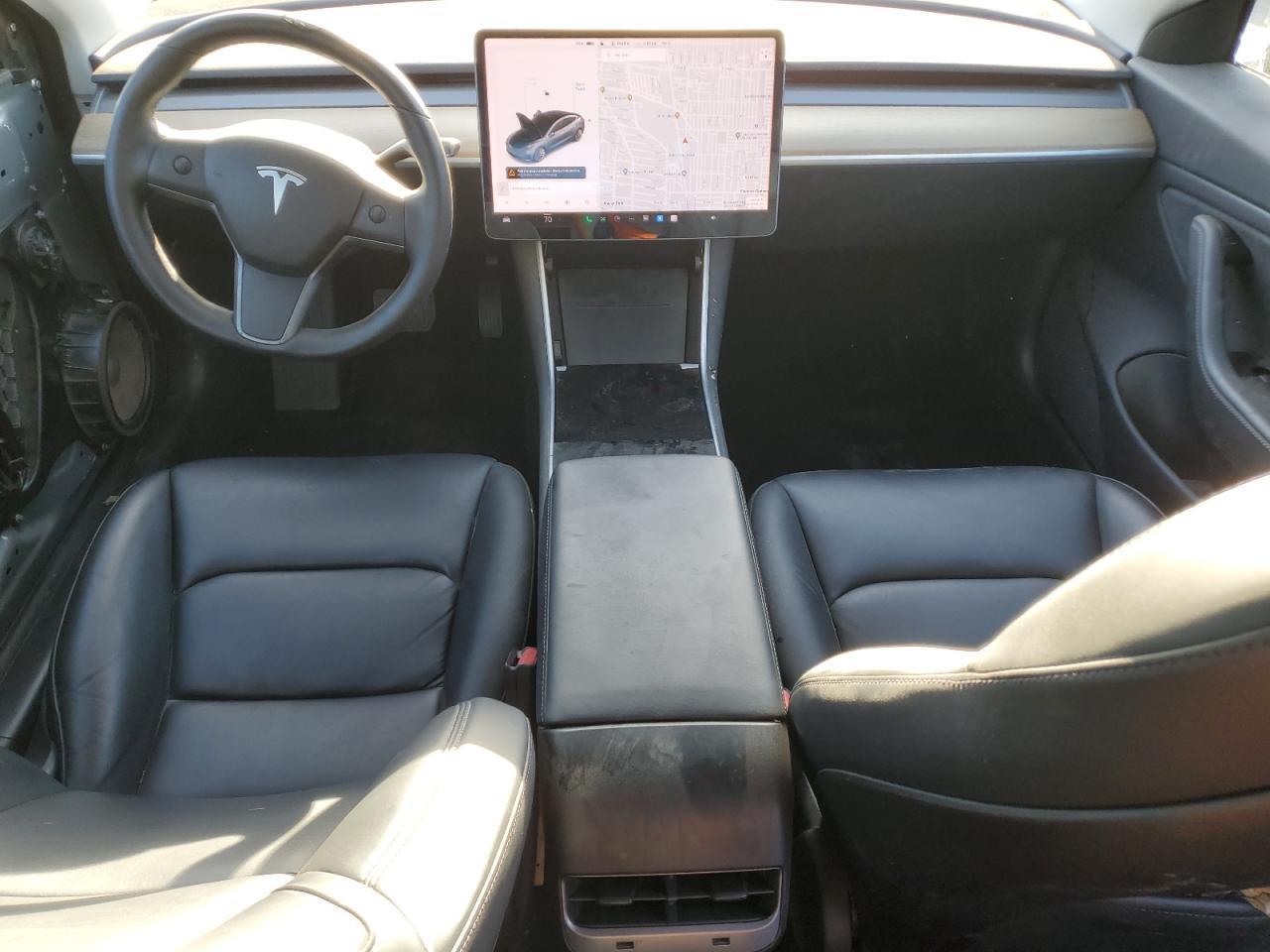 Tesla Model 3 Image 7