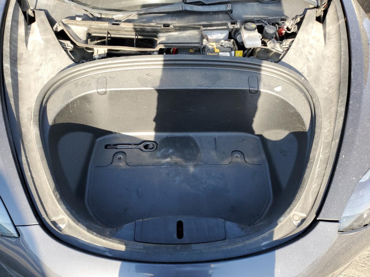 Tesla Model 3 Image 11