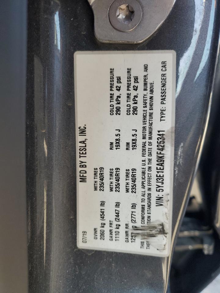 Tesla Model 3 Image 8