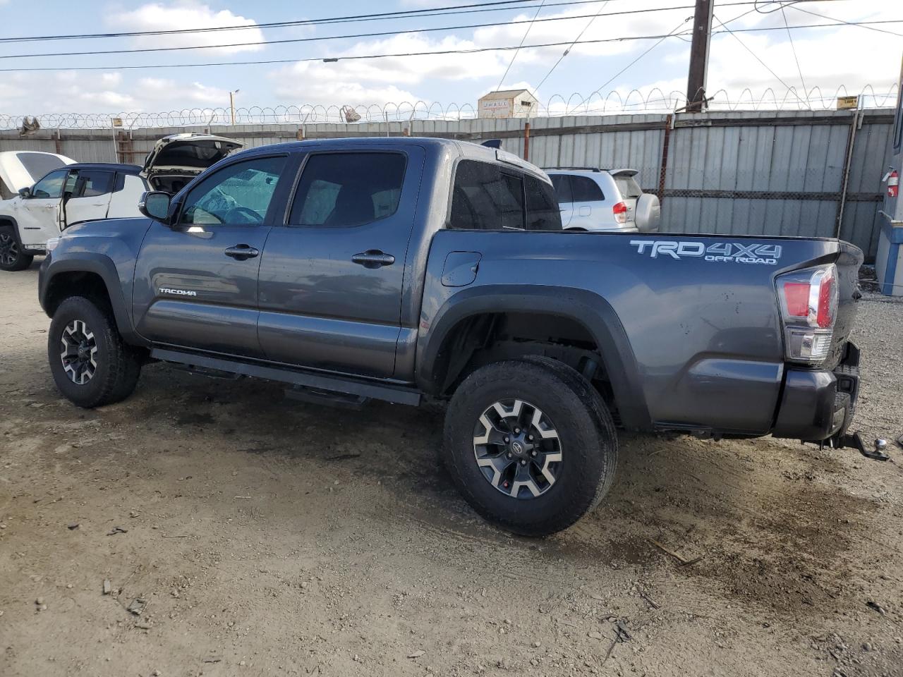 Toyota Tacoma Double Cab Image 2