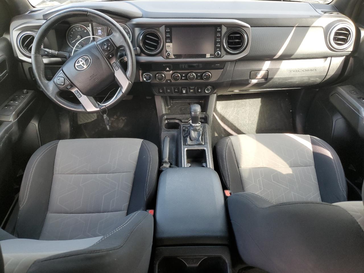 Toyota Tacoma Double Cab Image 10