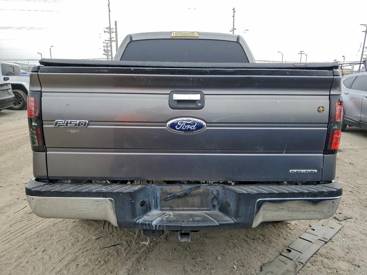 Ford F-150 Supercrew Image 12