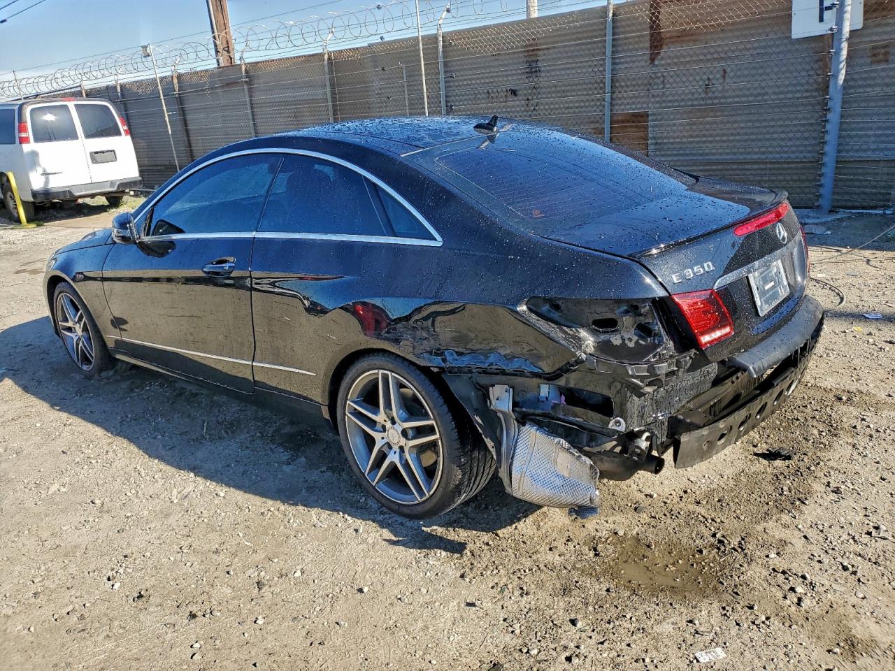 Mercedes-Benz E-Class 350 Image 12