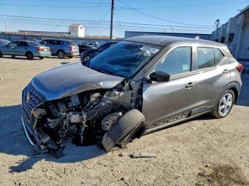  Salvage Nissan Kicks