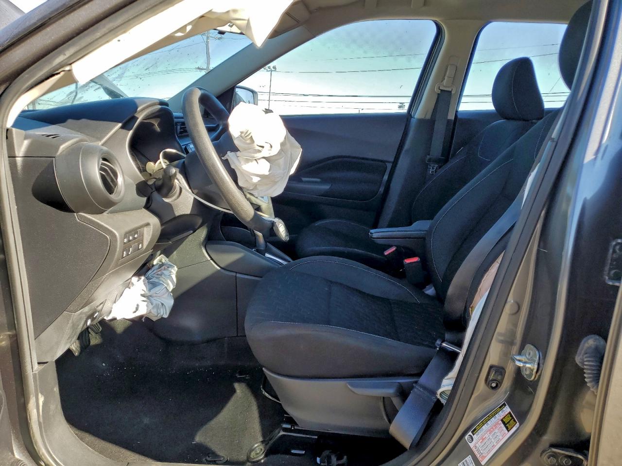 Nissan Kicks S Image 3