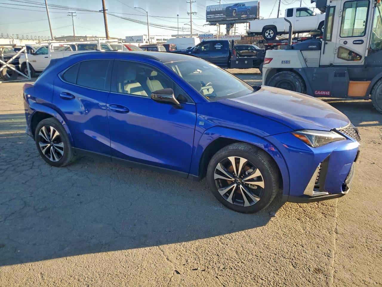 Lexus Ux 300h Base Image 10