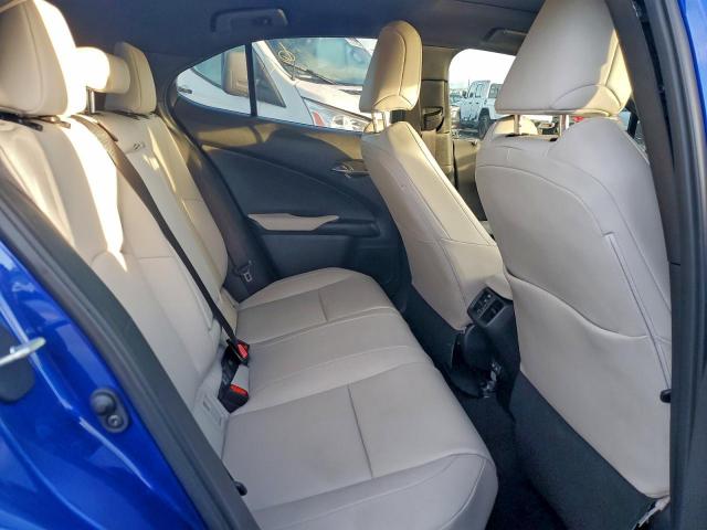 Lexus Ux 300h Base Image 11