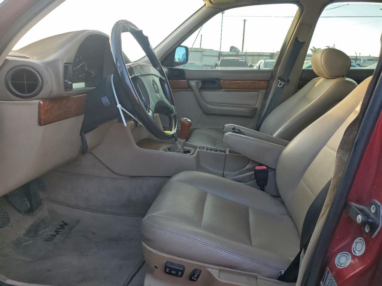 BMW 5 Series I Image 4