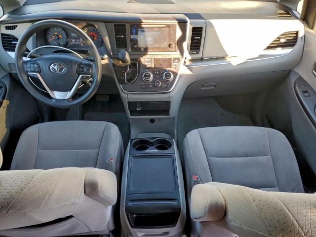 Toyota Sienna Le Image 11