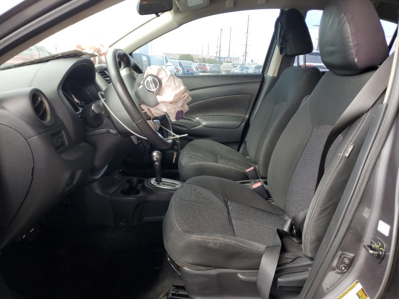Nissan Versa S Image 6