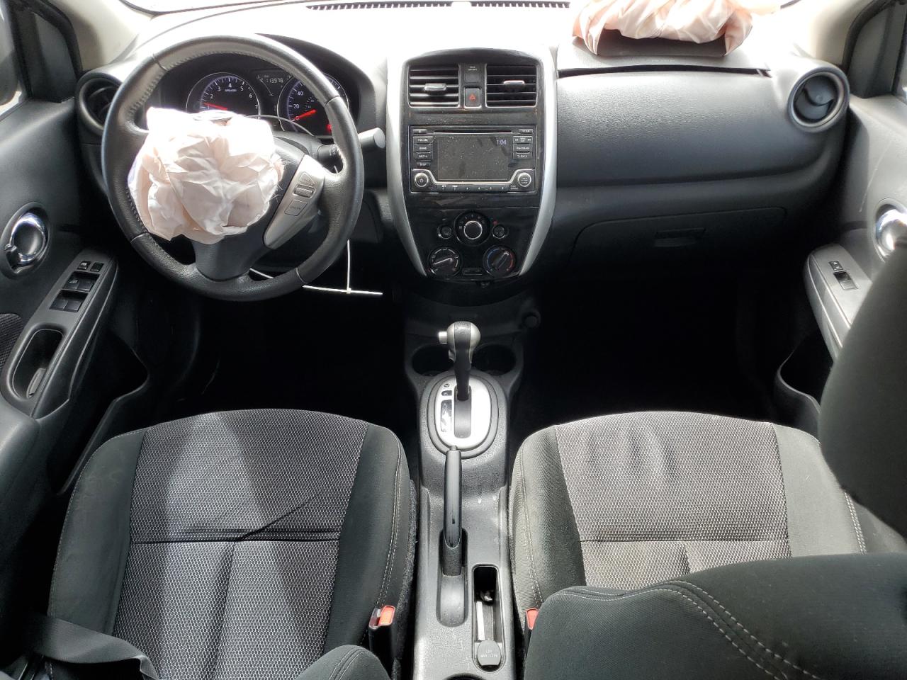 Nissan Versa S Image 8